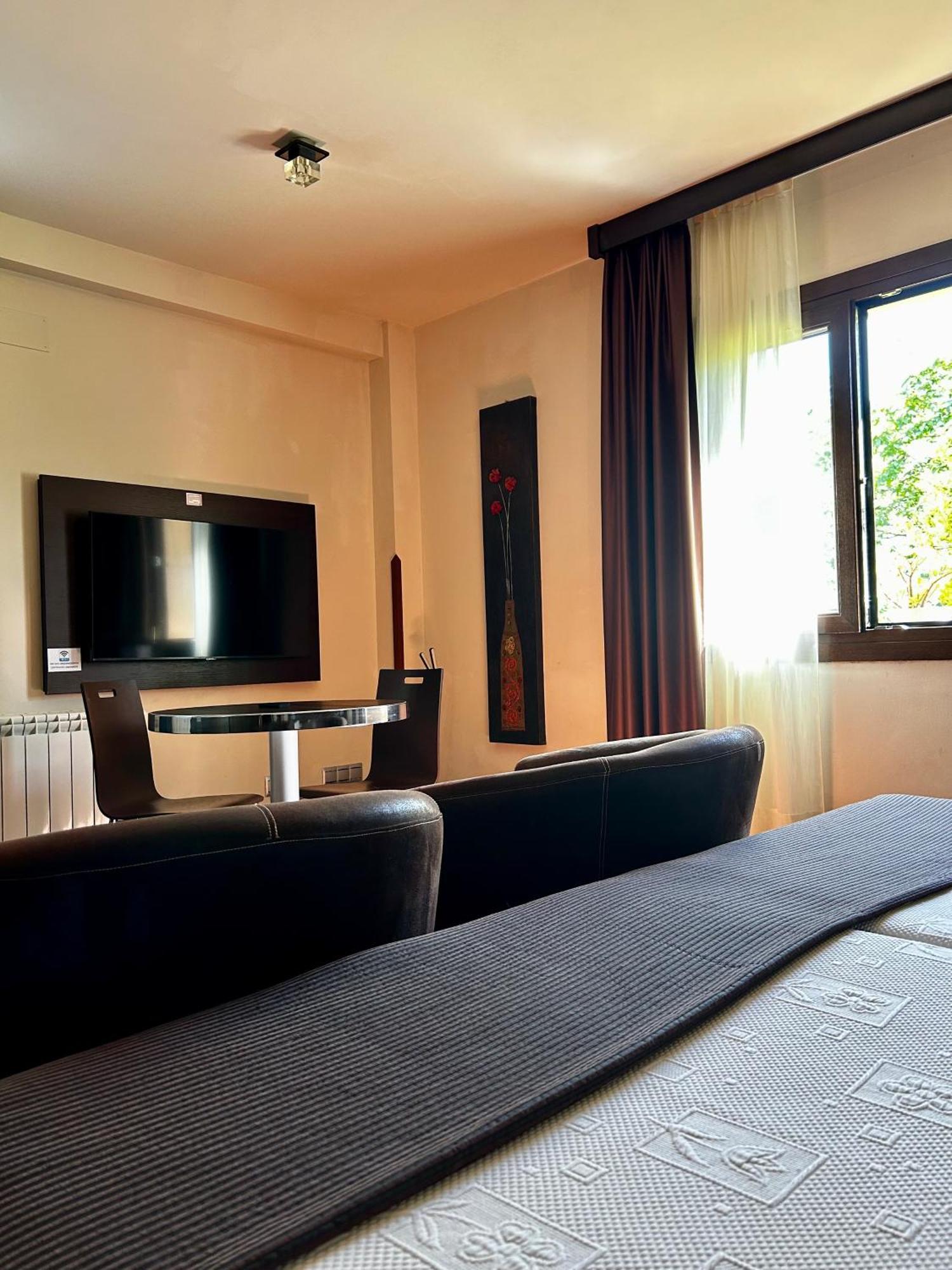 Apartamentos Rurales L'Arquera Llanes Eksteriør billede
