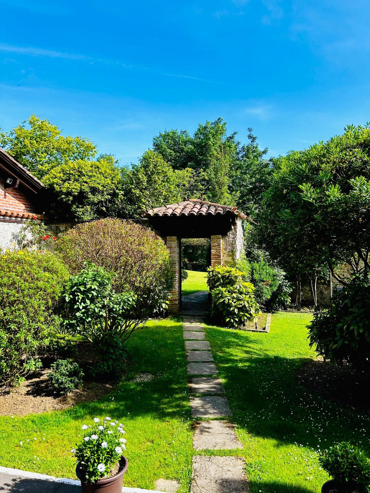 Apartamentos Rurales L'Arquera Llanes Eksteriør billede
